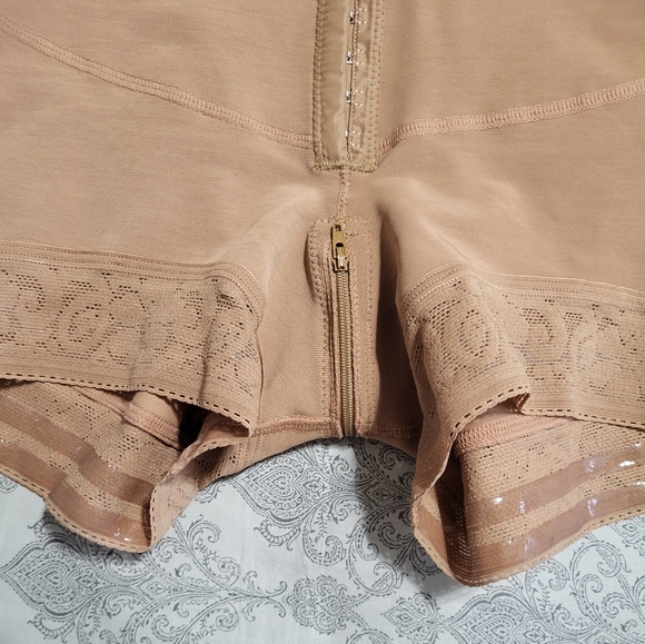 High compression shapewear - Picture 3 of 11